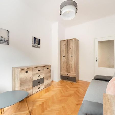 Plac Zbawiciela 3-Bedroom Apartment Warsawa Bagian luar foto