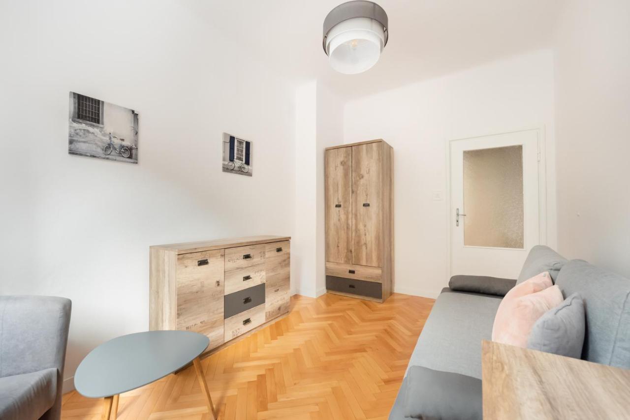 Plac Zbawiciela 3-Bedroom Apartment Warsawa Bagian luar foto