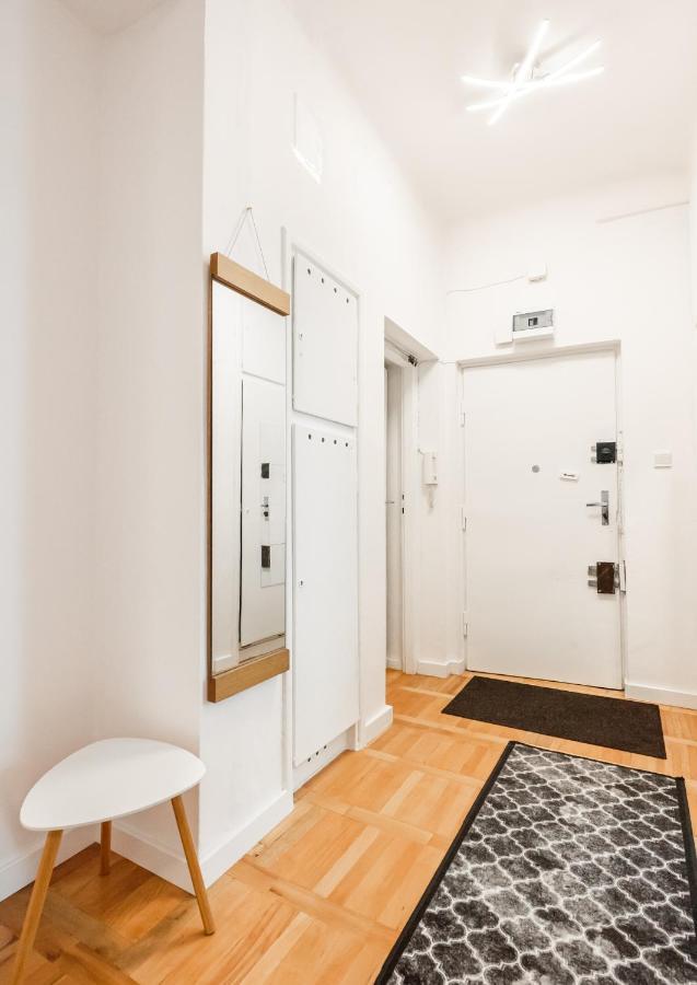 Plac Zbawiciela 3-Bedroom Apartment Warsawa Bagian luar foto